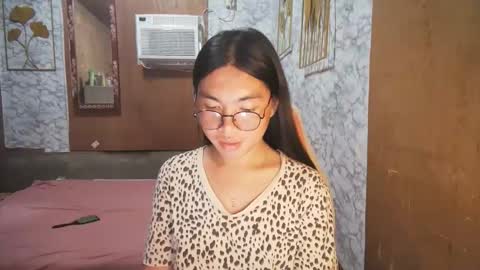 Rhean online show from December 2025 04:40:01 AM