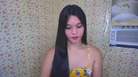 Snapshot of asian_yannie chatting on October 2025 12:49:02 PM Yan online show from October 2025 12:49:02 PM