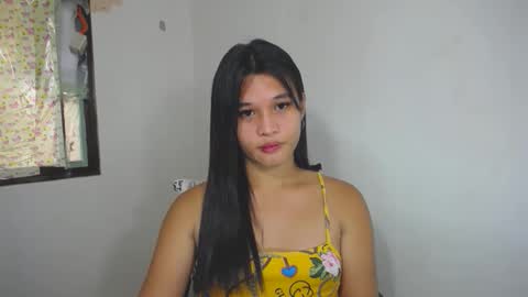 Snapshot of asian_yannie chatting on November 2025 10:41:02 PM Yan online show from November 2025 10:41:02 PM