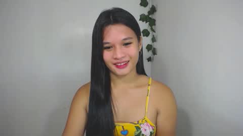 Snapshot of asian_yannie chatting on November 2025 10:09:02 PM Yan online show from November 2025 10:09:02 PM