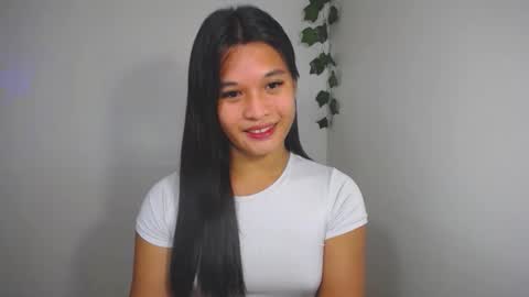 Snapshot of asian_yannie chatting on November 2025 08:37:01 AM Yan online show from November 2025 08:37:01 AM