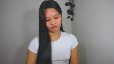 Snapshot of asian_yannie chatting on December 2025 12:30:01 AM Yan online show from December 2025 12:30:01 AM