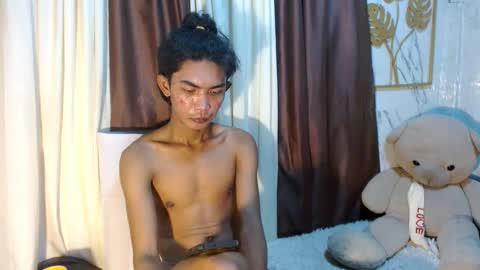 Nico online show from November 2025 06:01:02 PM