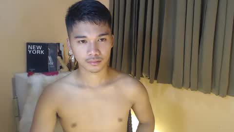 Snapshot of asianhunk_jamesx chatting on September 2025 09:57:02 AM asianhunk_jamesx online show from September 2025 09:57:02 AM