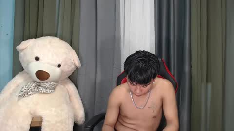 Snapshot of asianhunk_zam chatting on December 2024 10:41:01 AM Zam online show from December 2024 10:41:01 AM