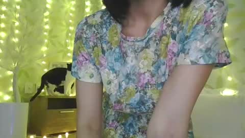 Snapshot of asianshiny chatting on December 2024 05:04:02 AM Alice online show from December 2024 05:04:02 AM