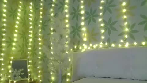 Snapshot of asianshiny chatting on January 2025 08:40:02 AM Alice online show from January 2025 08:40:02 AM