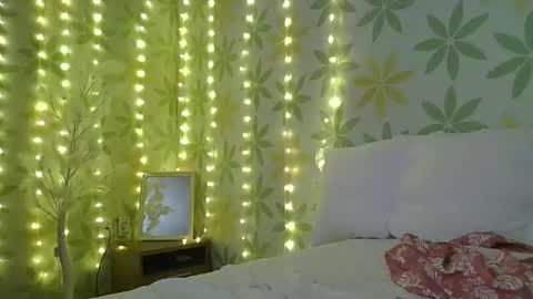 Snapshot of asianshiny chatting on February 2025 01:44:01 PM Alice online show from February 2025 01:44:01 PM