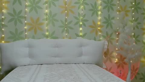 Snapshot of asianshiny chatting on November 2025 05:55:02 PM Alice online show from November 2025 05:55:02 PM