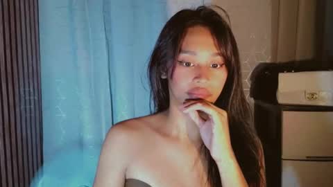 Snapshot of asiantreasures chatting on June 2026 09:00:01 AM kisses online show from June 2026 09:00:01 AM