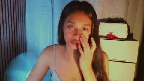 Snapshot of asiantreasures chatting on June 2026 04:31:01 PM kisses online show from June 2026 04:31:01 PM