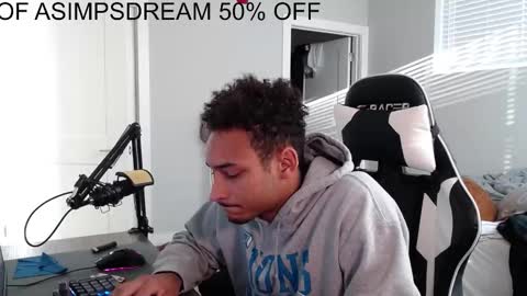 Snapshot of asimpsdream chatting on October 2025 01:18:02 PM asimpsdream online show from October 2025 01:18:02 PM