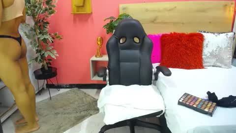 Snapshot of aslyhernandez chatting on May 2026 10:34:02 AM ASLY online show from May 2026 10:34:02 AM
