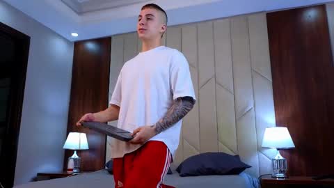 Snapshot of asmodeo_cox chatting on January 2025 10:13:02 PM Asmodeo - online show from January 2025 10:13:02 PM