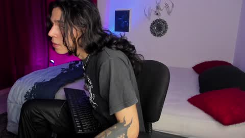 Snapshot of asmodeuszz chatting on January 2025 07:19:02 AM asmodeuszz online show from January 2025 07:19:02 AM