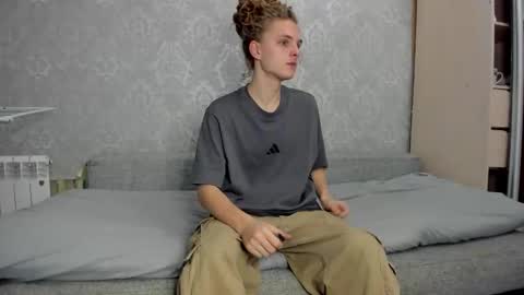 Snapshot of asphalt_surfer chatting on September 2025 01:21:01 PM asphalt surfer online show from September 2025 01:21:01 PM