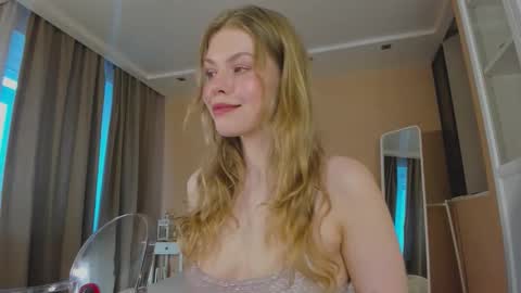 Sasha online show from October 2025 05:05:02 AM