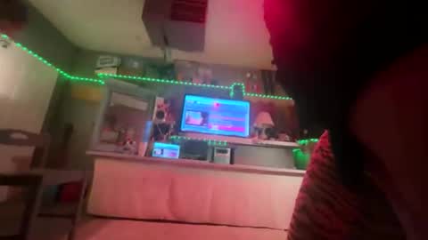 SIR WILLIAM online show from December 2025 07:15:02 AM