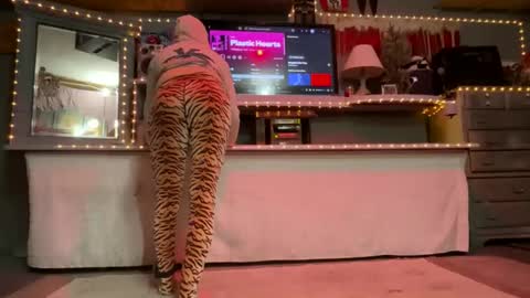 SIR WILLIAM online show from February 2026 07:02:01 AM