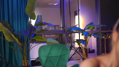 Starting 930 PM EU TIME online show from December 2024 07:21:02 PM