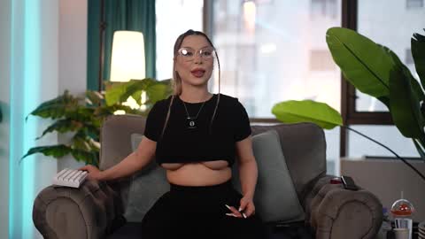 Snapshot of assmerising chatting on February 2026 10:49:02 AM Starting 930 PM EU TIME online show from February 2026 10:49:02 AM