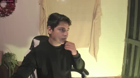 Snapshot of asta_kuro chatting on December 2025 01:10:01 AM Asta Kuno online show from December 2025 01:10:01 AM