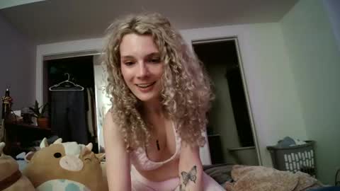 Snapshot of astorialove chatting on January 2025 02:14:01 AM AstoriaLove online show from January 2025 02:14:01 AM