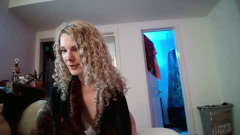 Snapshot of astorialove chatting on January 2025 05:40:01 AM AstoriaLove online show from January 2025 05:40:01 AM