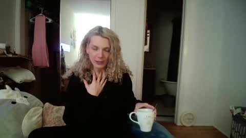 Snapshot of astorialove chatting on March 2025 01:10:02 AM AstoriaLove online show from March 2025 01:10:02 AM