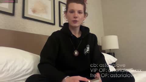 Snapshot of astorialove chatting on October 2025 11:46:01 PM AstoriaLove online show from October 2025 11:46:01 PM