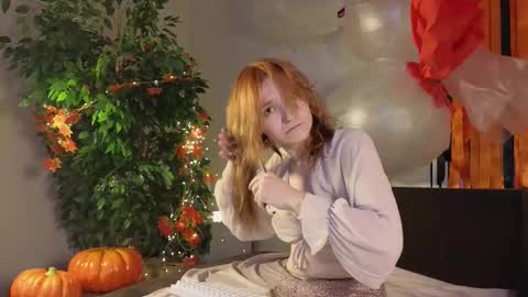 Snapshot of astra_lis chatting on November 2025 12:29:02 PM Astra online show from November 2025 12:29:02 PM