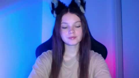 astradream_ online show from October 2025 05:21:02 PM