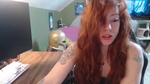 Snapshot of astraeasiren chatting on February 2025 06:37:01 PM AstraeaSiren online show from February 2025 06:37:01 PM