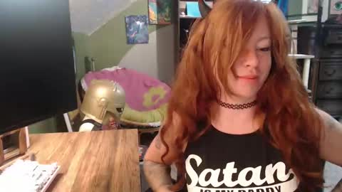 Snapshot of astraeasiren chatting on October 2025 05:36:01 PM AstraeaSiren online show from October 2025 05:36:01 PM