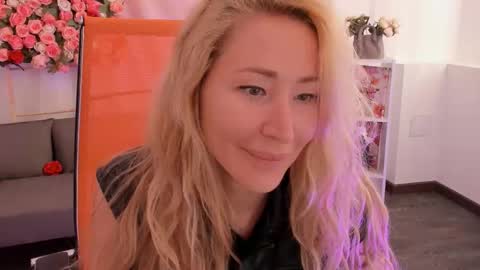 astramonroe online show from March 2026 03:34:01 AM