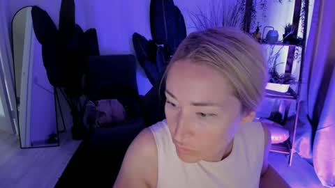 astramonroe online show from July 2026 10:55:01 AM