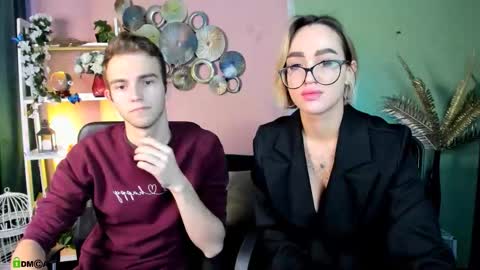 astren online show from December 2025 06:51:01 AM