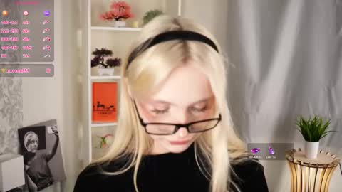 Kate online show from November 2025 04:18:02 PM