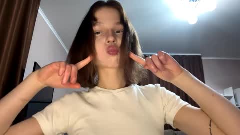 Asuna online show from April 2026 10:54:02 PM