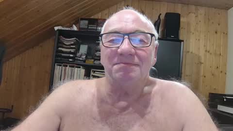 asusandy online show from February 2026 10:42:01 PM