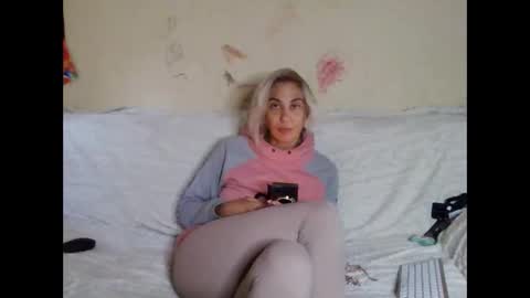 Snapshot of asyalu chatting on October 2025 10:49:01 AM AsyaLu online show from October 2025 10:49:01 AM