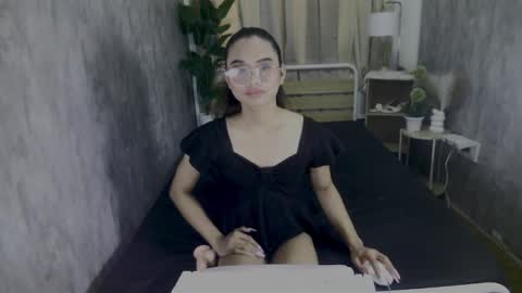 Snapshot of atashakendall chatting on December 2025 11:21:02 PM atashakendall online show from December 2025 11:21:02 PM