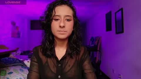 Atenea online show from November 2025 09:17:01 PM