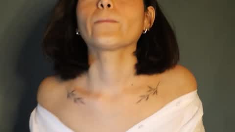 Atenea Nin online show from September 2025 05:58:01 PM