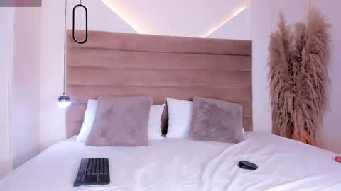 ateneasweety online show from April 2026 06:34:02 PM