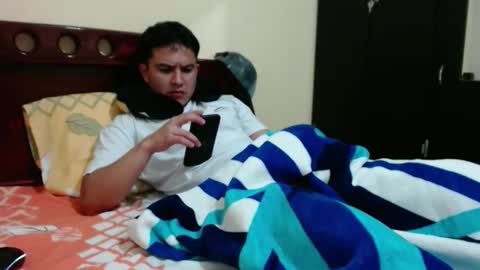 Snapshot of athleticboy2026 chatting on December 2025 04:00:02 AM Robin online show from December 2025 04:00:02 AM