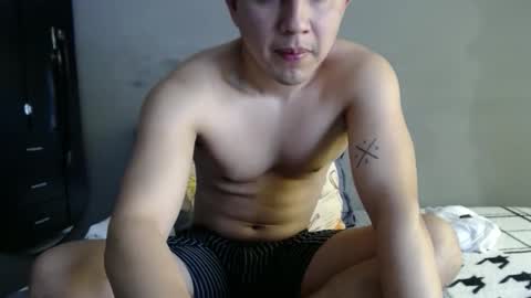 Snapshot of athleticboy2026 chatting on December 2025 05:10:02 PM Robin online show from December 2025 05:10:02 PM