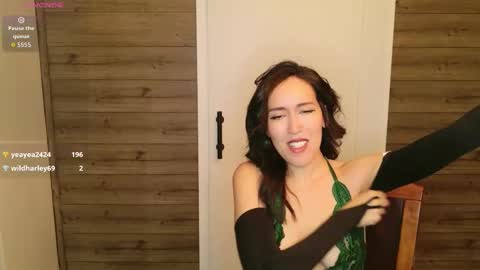 audradeer online show from October 2025 01:01:02 PM