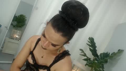 Audrey online show from October 2025 09:33:01 PM