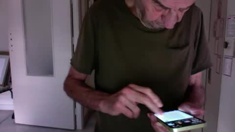 Snapshot of auguste061400 chatting on February 2025 09:04:01 AM auguste061400 online show from February 2025 09:04:01 AM